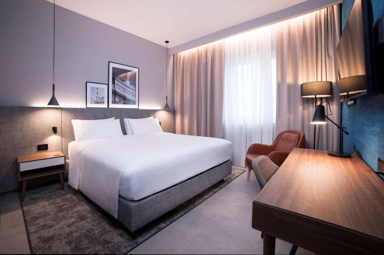 Radisson Hotel Nola Naples Экстерьер фото